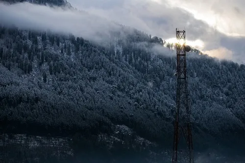 Using cell towers to monitor weather