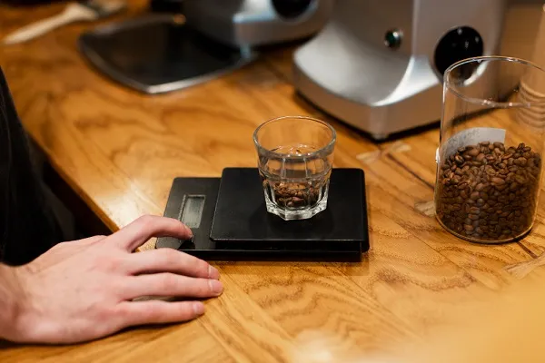 AI-powered nutrition scale