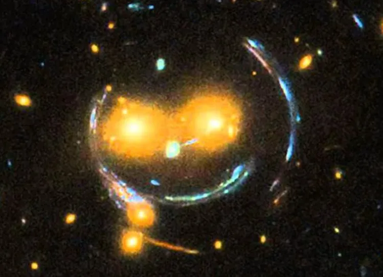 An intergalactic gravity mirror