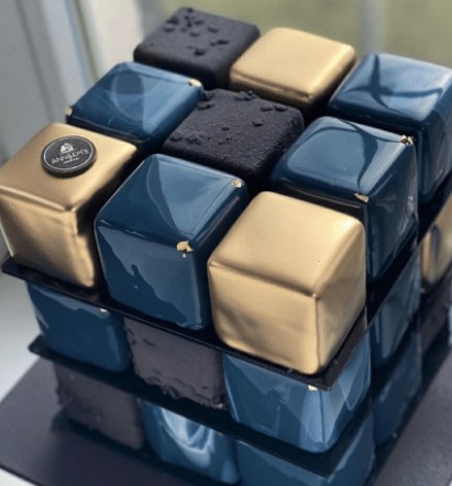 Magnetic rubiks cubes that come apart