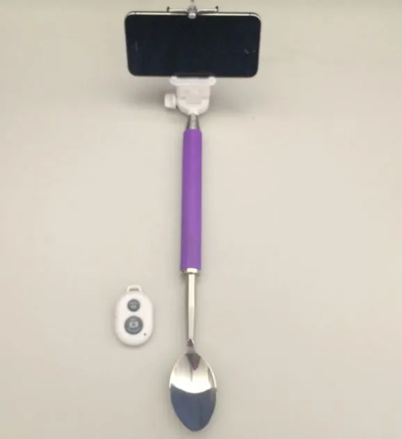 A selfie spoon to take selfies when eating
