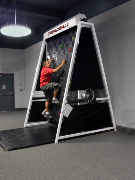 Rotating climbing walls in gyms