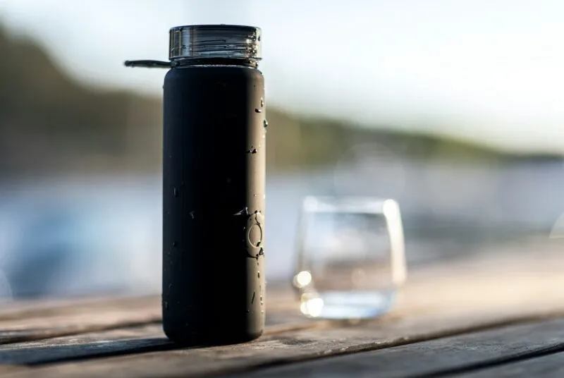 Self-cooling water bottles